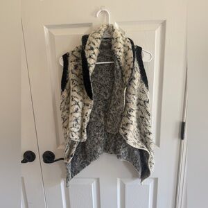 Sioni Fuzzy Sleeveless Cardigan Size S/M